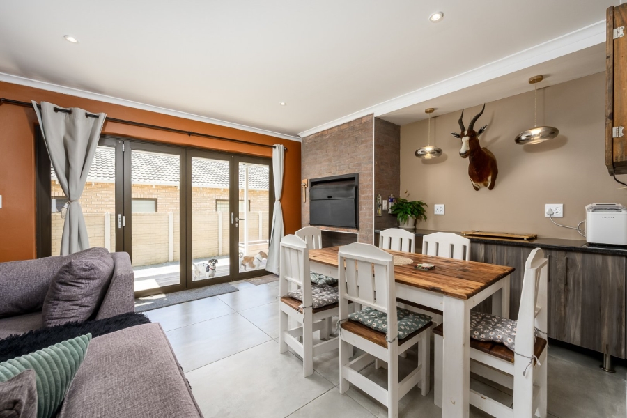 2 Bedroom Property for Sale in Sherwood Eastern Cape